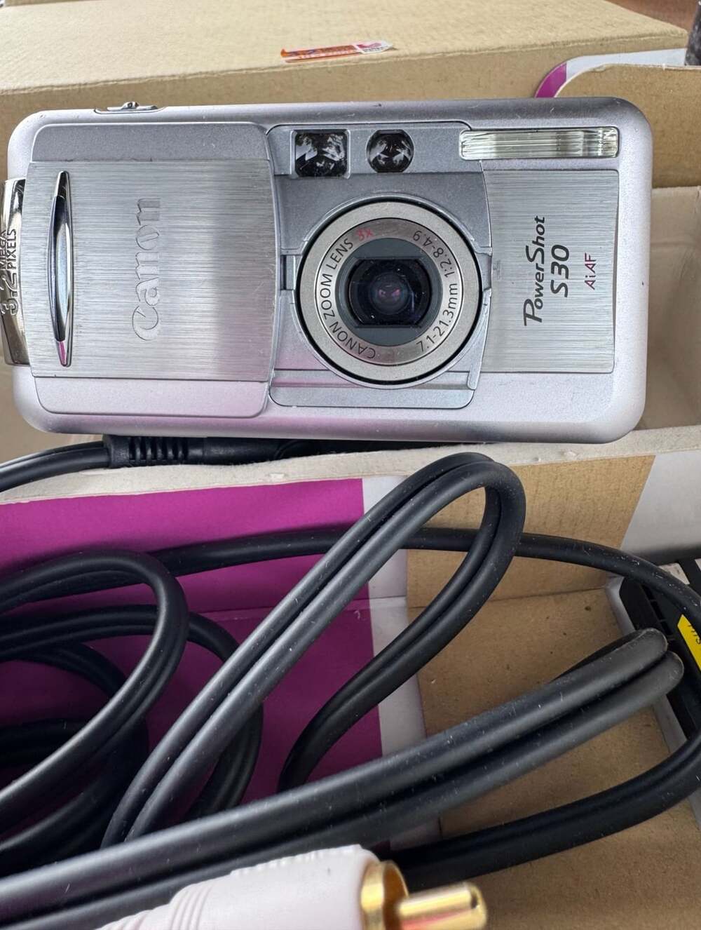 Canon Powershot S30 Digital Camera Silver With Box And Cables